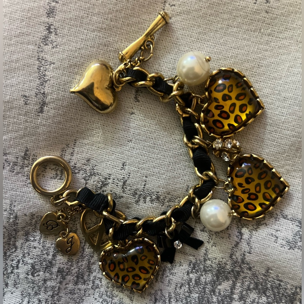 Betsey Johnson Leopard Heart Charm Bracelet - Like New!